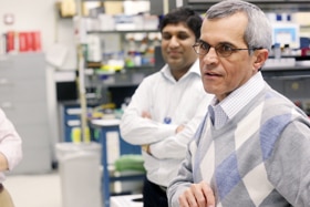 Dr. Jorge Bezerra in his lab