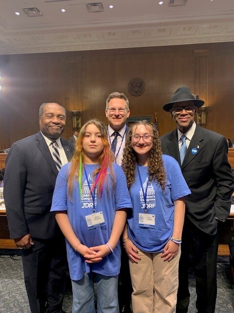 Witnesses for the JDRF Children’s Congress hearing stand together