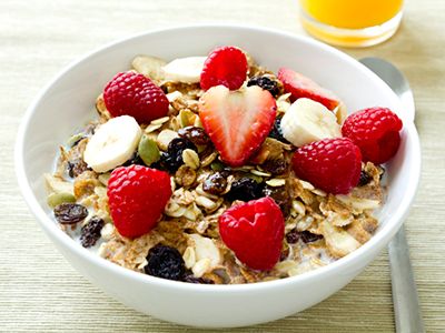 A bowl of oatmeal.