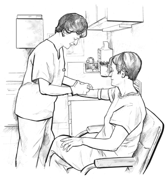 Ilustración de una proveedora de atención médica extrayendo sangre del brazo de una paciente. La paciente está sentada en una silla con su brazo extendido mientras que la proveedora de atención médica está parada frente a ella.